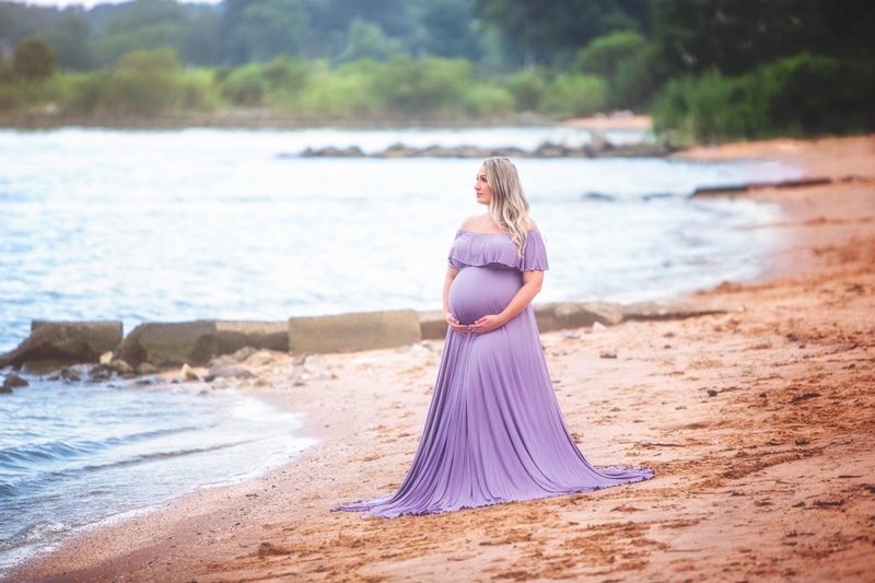 Maternity Photographer, woman in lavender dress