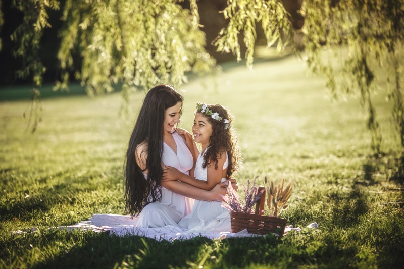 Family Photographer, Mommy and me photo under willow tree